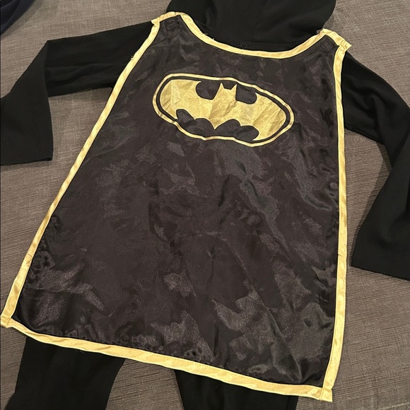 Batman Batman One Piece Costume DC Comics Toddler 4T Hooded Jumpsuit with Cape - Picture 6 of 7